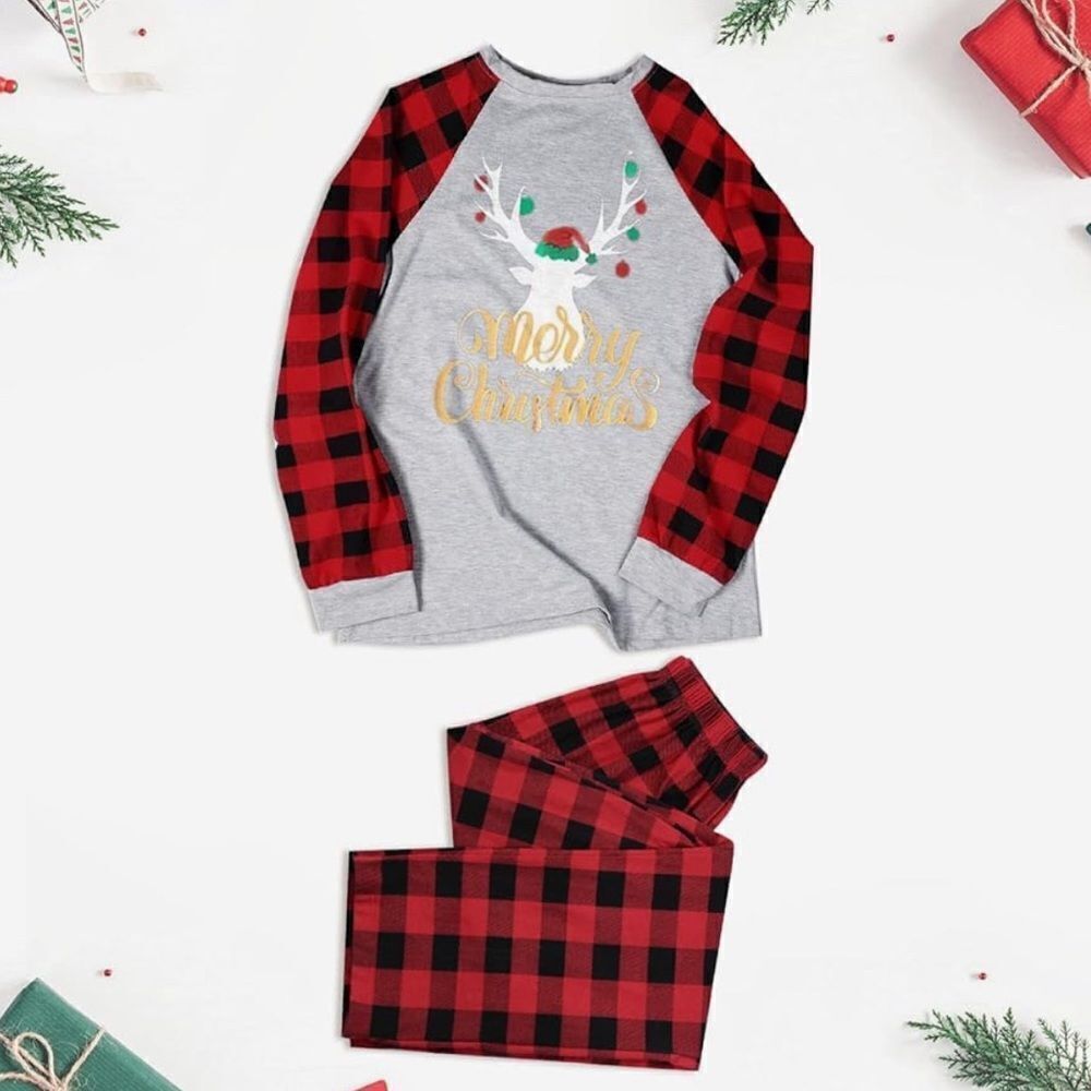 Sets Christmas pajamas Long Sleeve Tee and Bottoms XL.